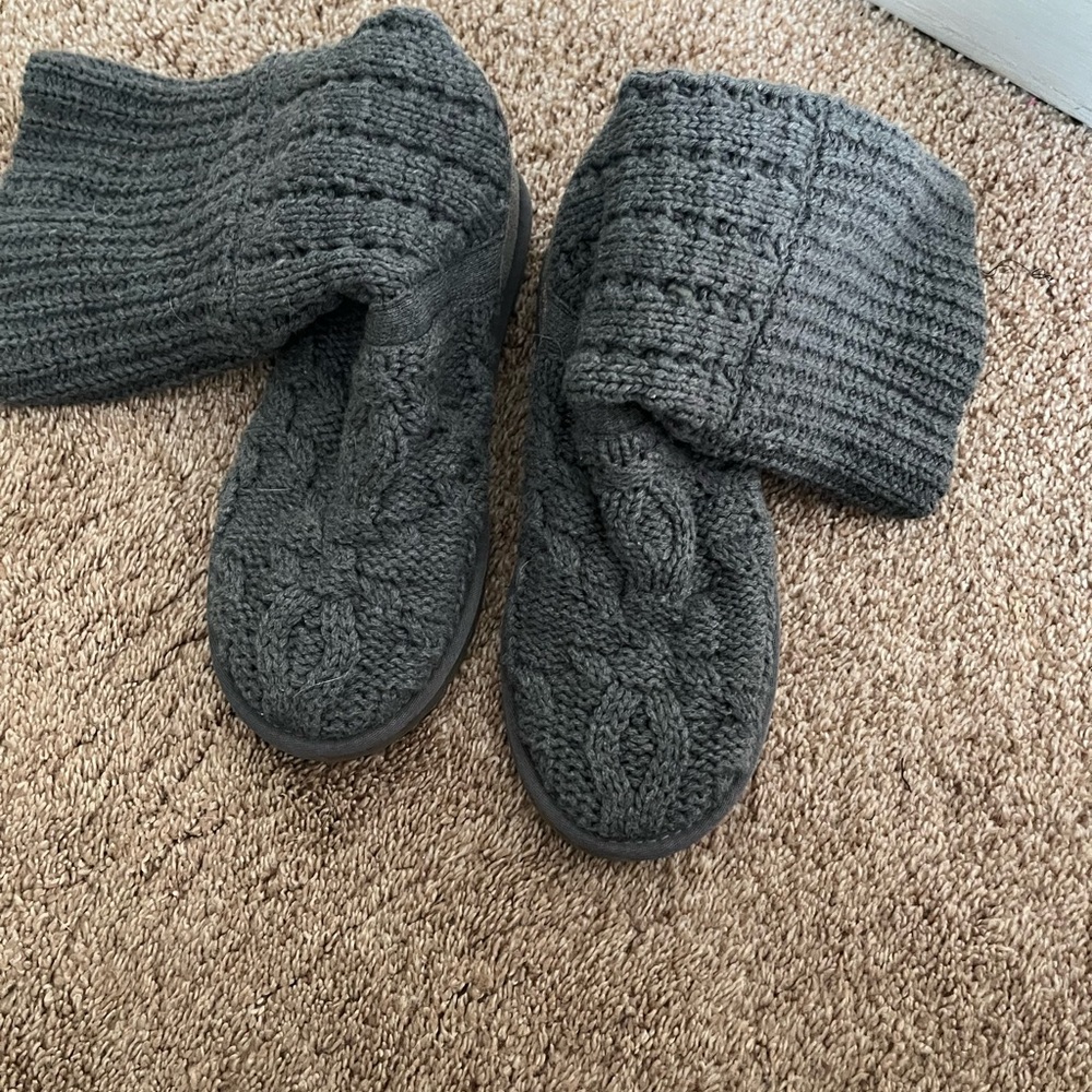 Grey knit uggs